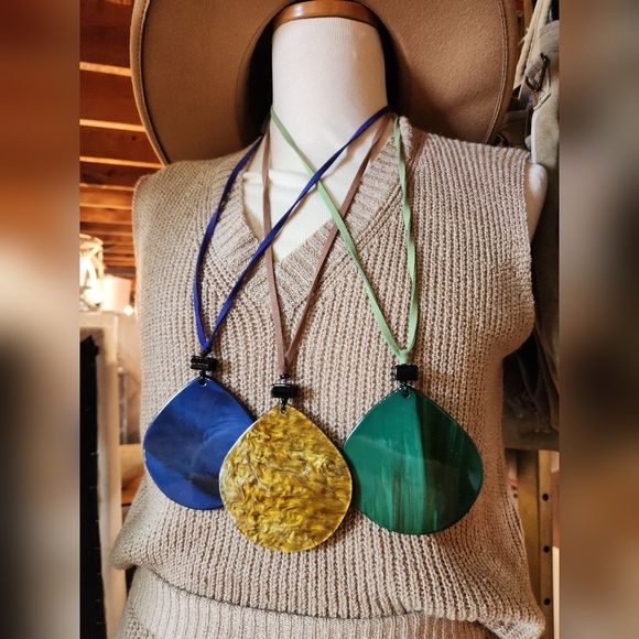 ✨️New to the Boutique! Adjustable Goldtone and Brown Necklace -Double-sided✨️ - Picture 16 of 16